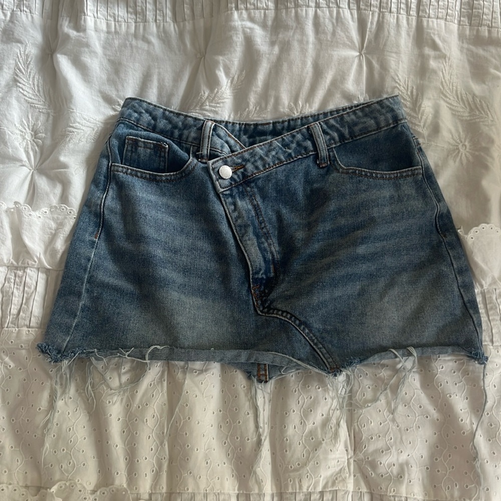short cross over dark denim jean skirt